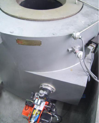 China Smeltkroesaluminium het Smelten Oven300kg Capaciteit Aangepaste Kleur met gas leverancier